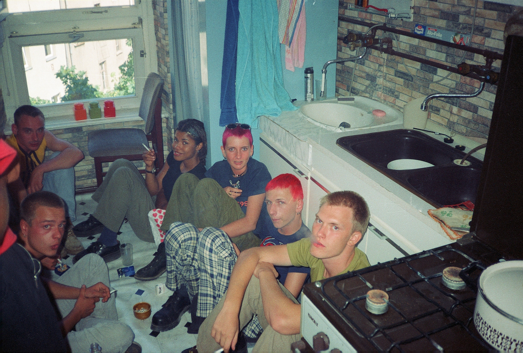 ANFANG BEGINNING_photo by Christian Stemmler_Molli, Franzi (now Zohra), Yvonne, René and friends in Ronny's place in Ackerstraße, September 1995
